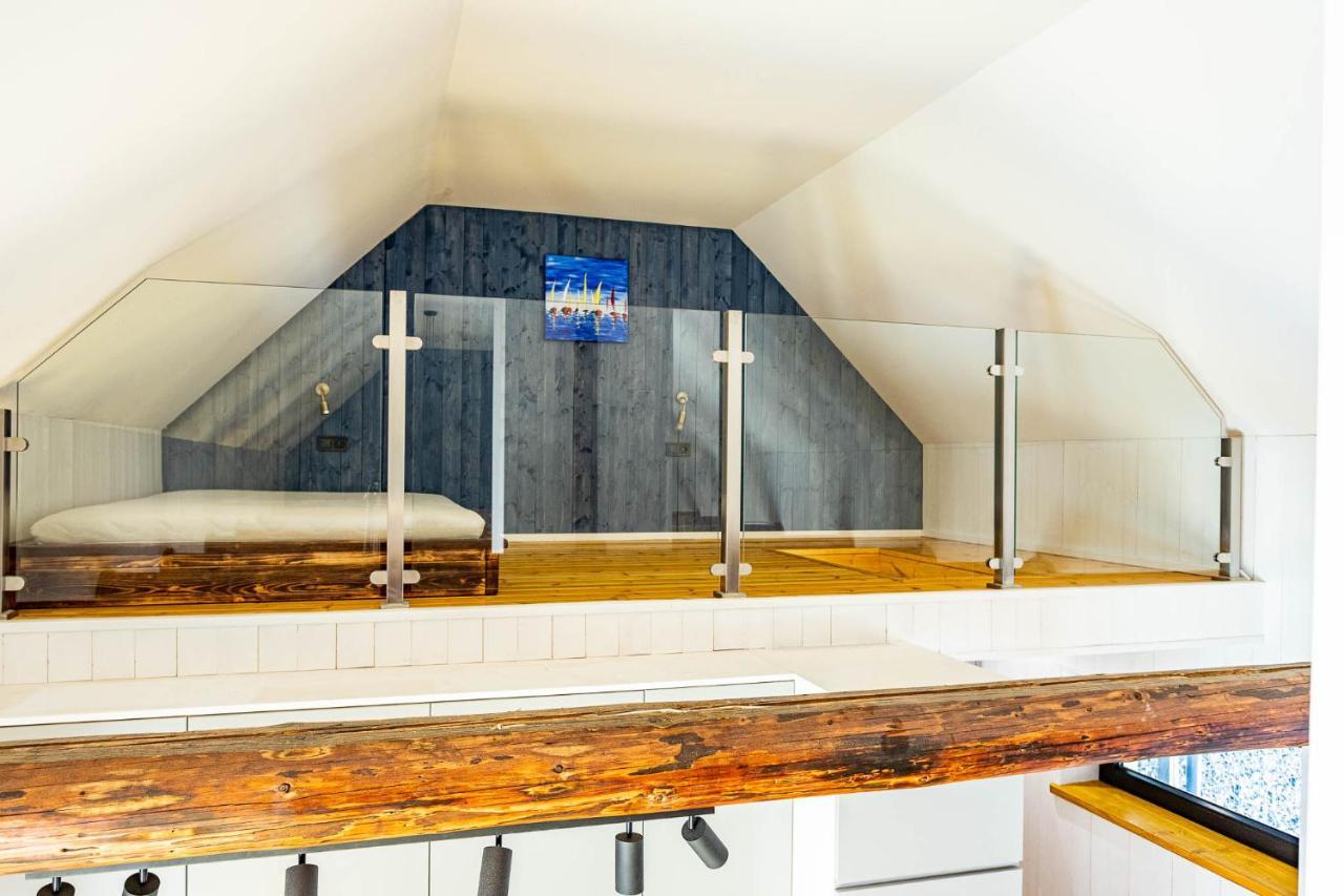 Trzy Rybki - Belona Dom Z Basenem I Jacuzzi Puck Exterior foto