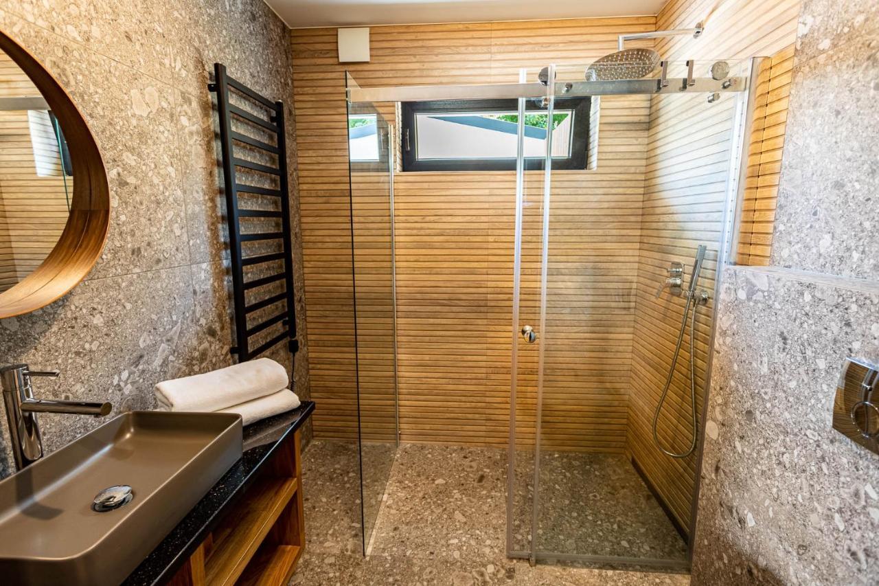 Trzy Rybki - Belona Dom Z Basenem I Jacuzzi Puck Exterior foto
