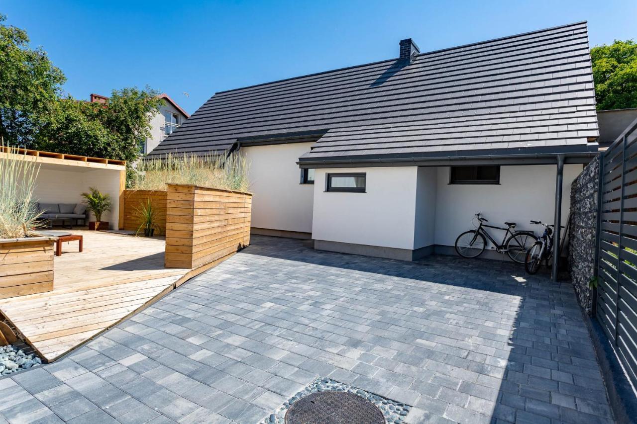 Trzy Rybki - Belona Dom Z Basenem I Jacuzzi Puck Exterior foto